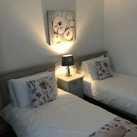 Daisy House
